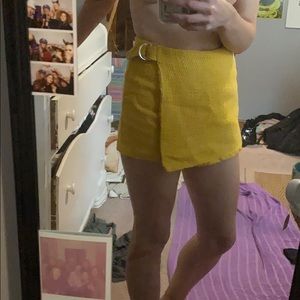 Yellow skort